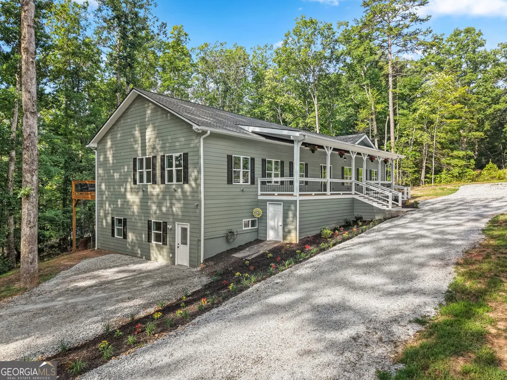 684 McCrackin RD Lakemont, GA 30552
