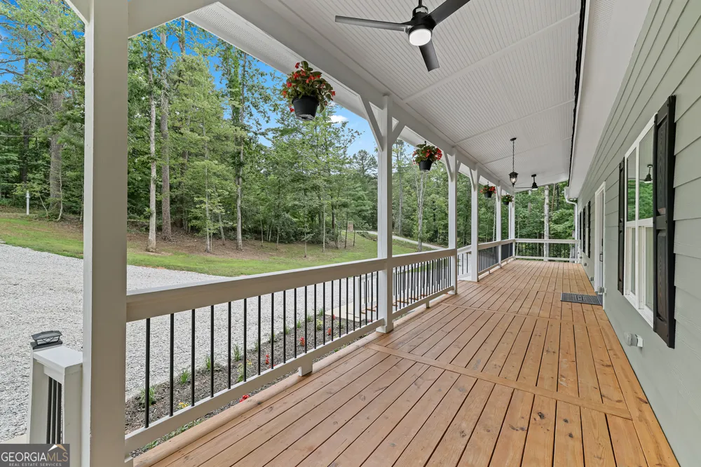 684 McCrackin RD Lakemont, GA 30552