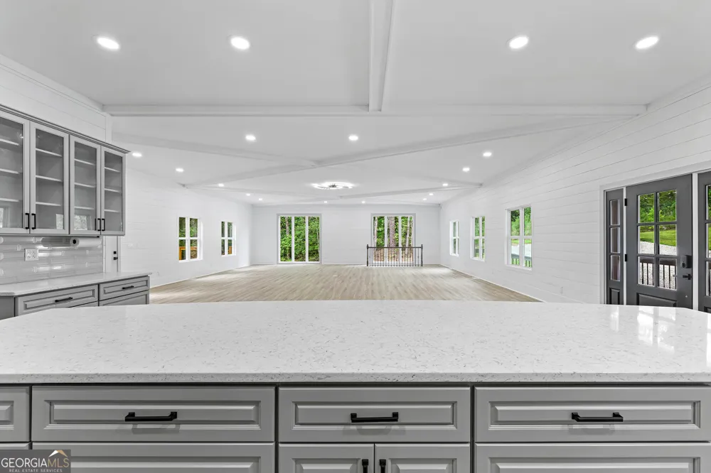 684 McCrackin RD Lakemont, GA 30552