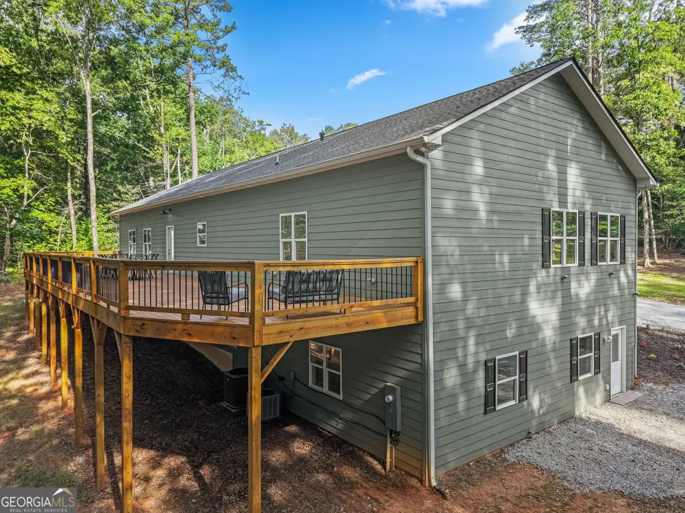684 McCrackin RD Lakemont, GA 30552