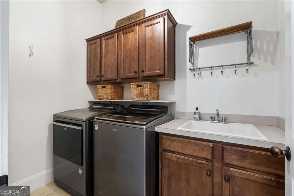 657 Dunbrody DR Milton, GA 30004