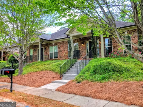 1121 Livingston TRL