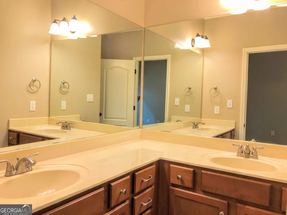 1121 Livingston TRL Bogart, GA 30622