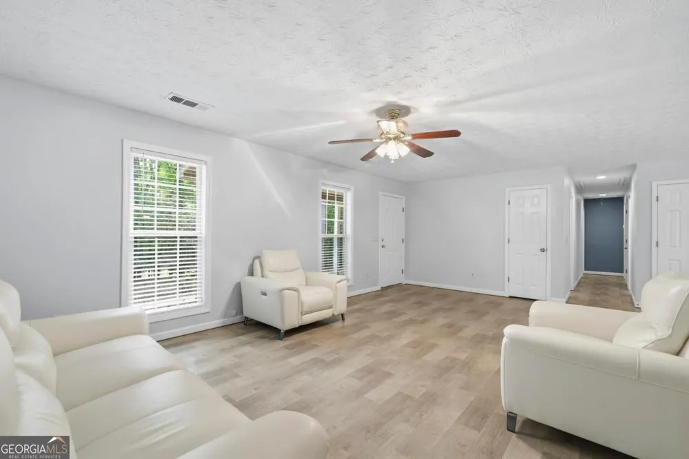 372 East Riverbend DR Eatonton, GA 31024