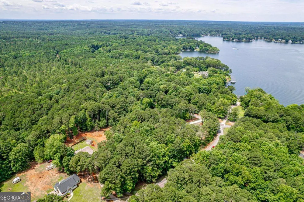 372 East Riverbend DR Eatonton, GA 31024