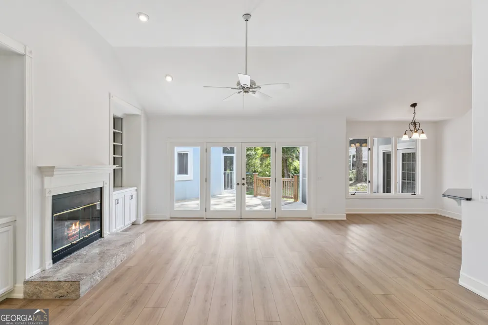 400 Vassar Point DR St. Simons, GA 31522