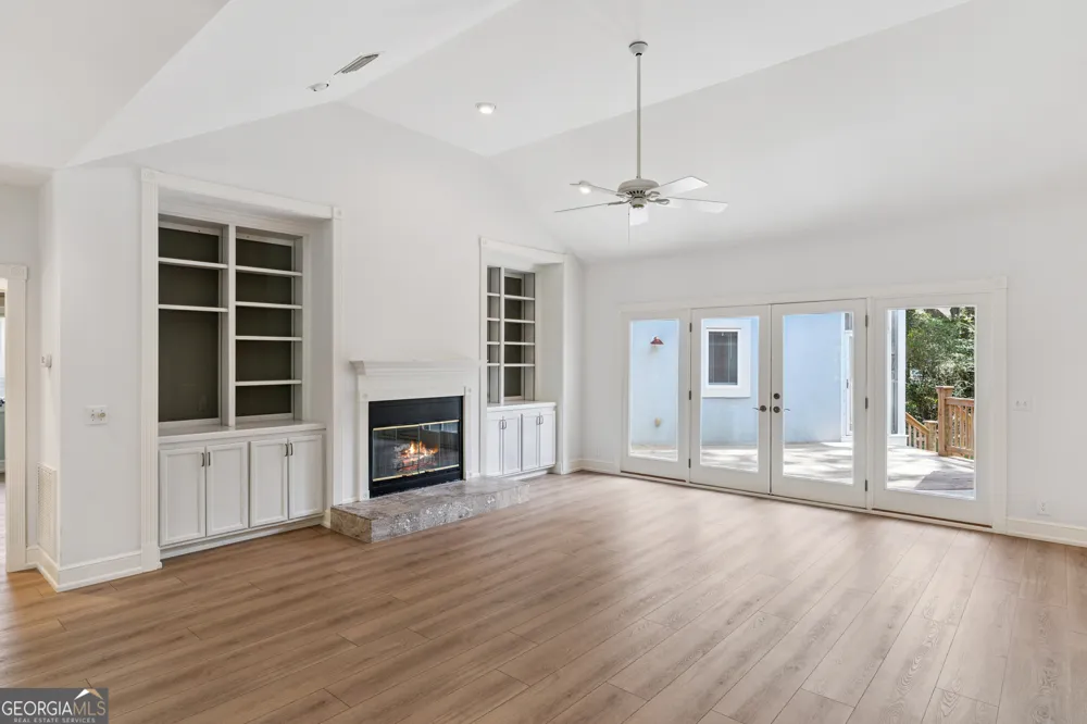 400 Vassar Point DR St. Simons, GA 31522