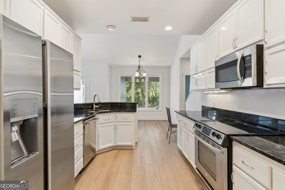 400 Vassar Point DR St. Simons, GA 31522