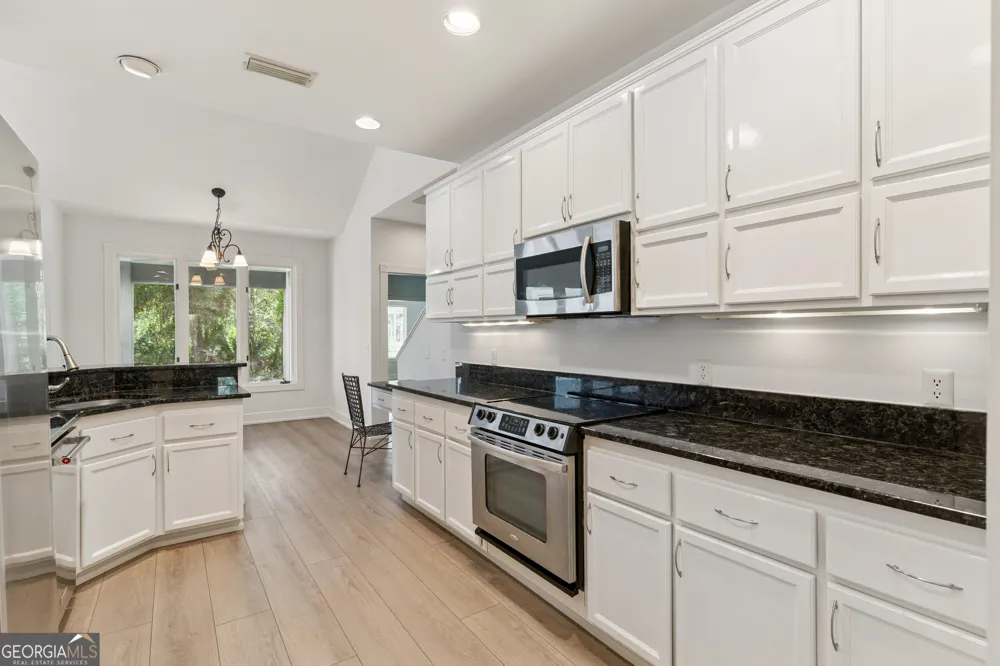 400 Vassar Point DR St. Simons, GA 31522