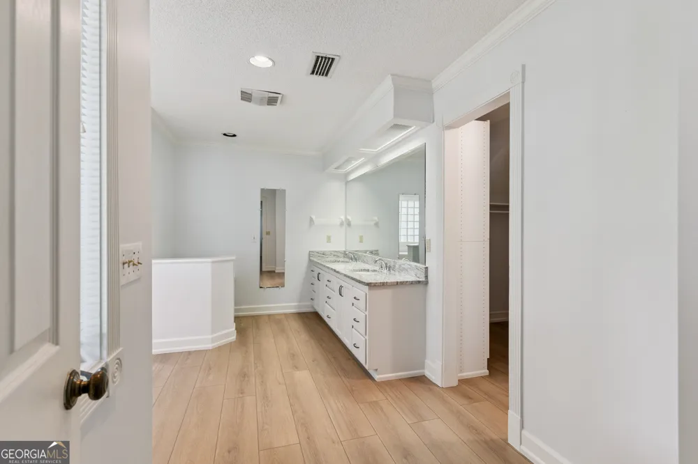 400 Vassar Point DR St. Simons, GA 31522