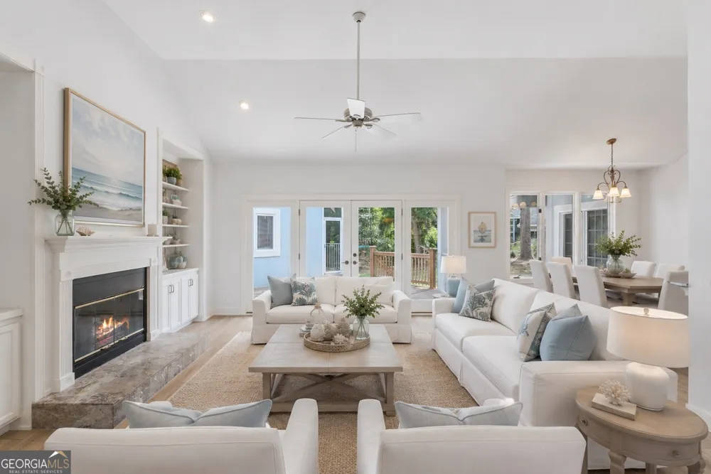 400 Vassar Point DR St. Simons, GA 31522
