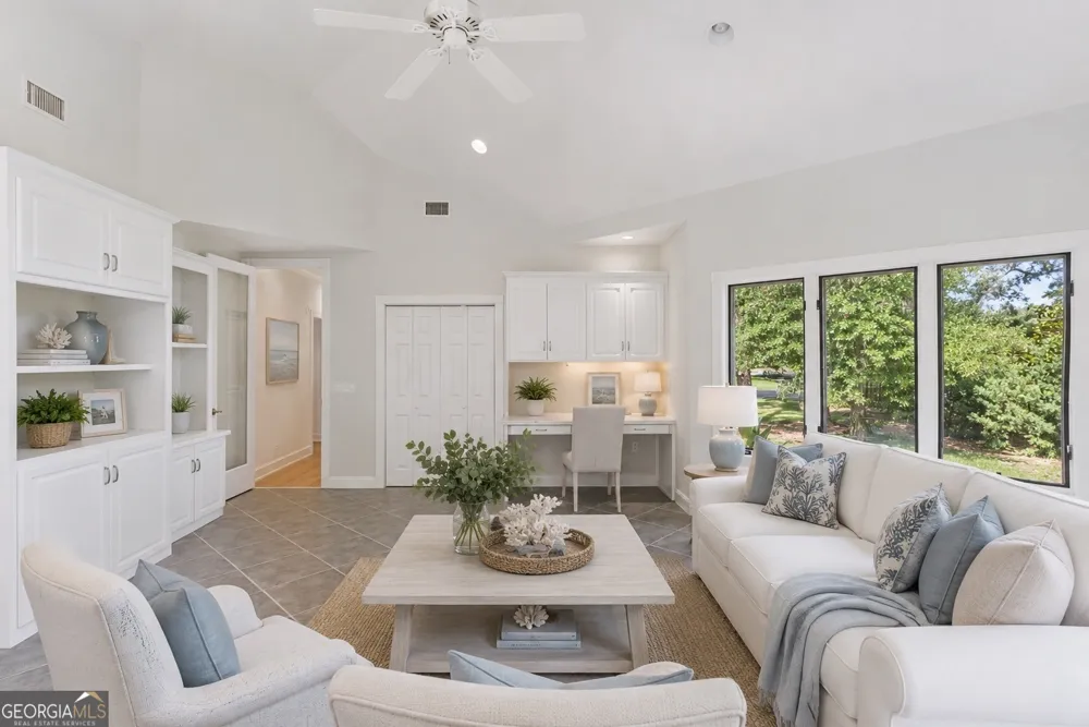 400 Vassar Point DR St. Simons, GA 31522