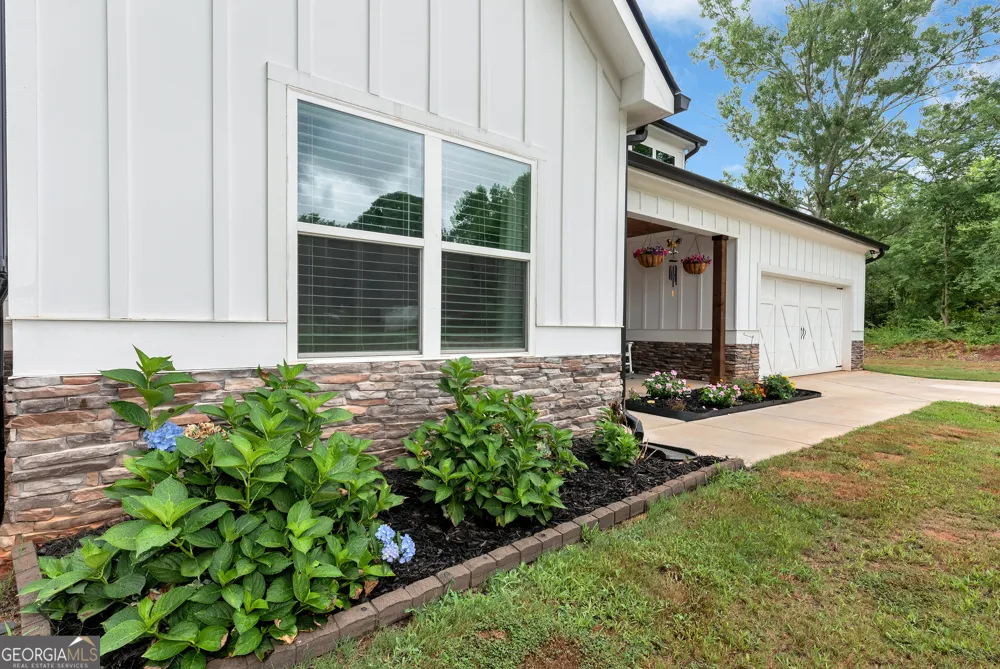515 Forest Lake RD Pendergrass, GA 30567