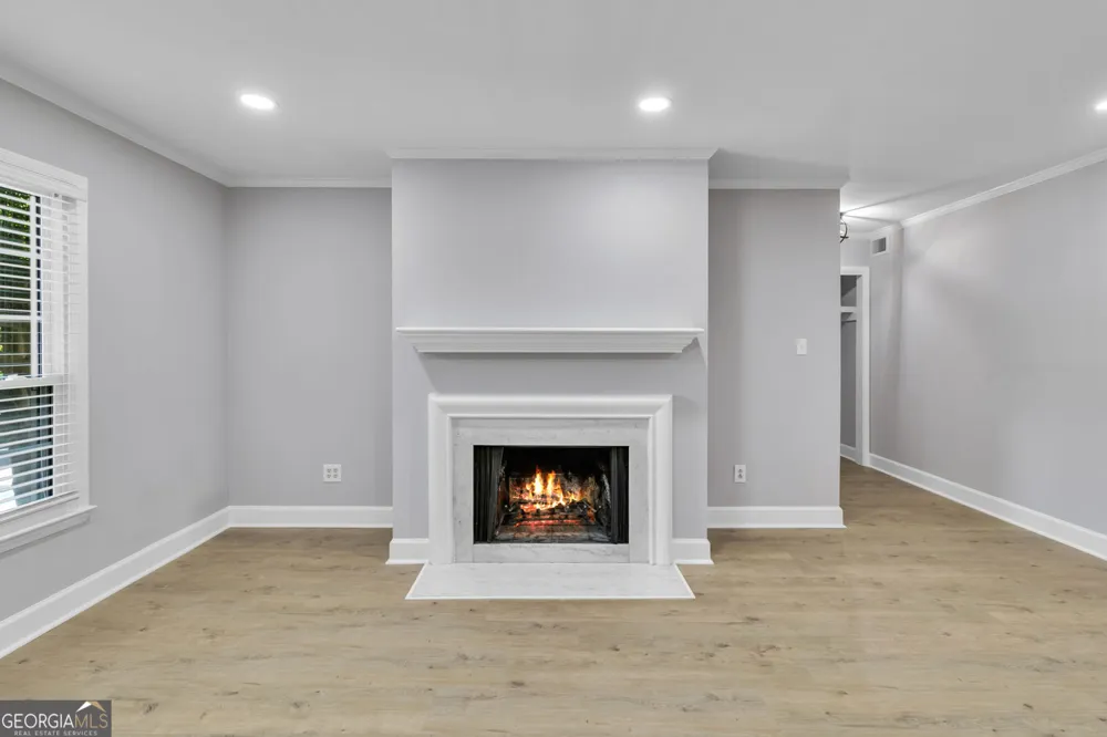 100 NW LA-Rue PL Atlanta, GA 30327