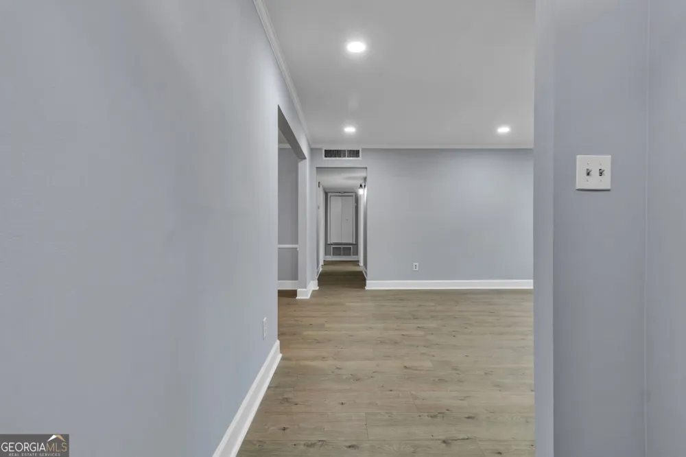 100 NW LA-Rue PL Atlanta, GA 30327