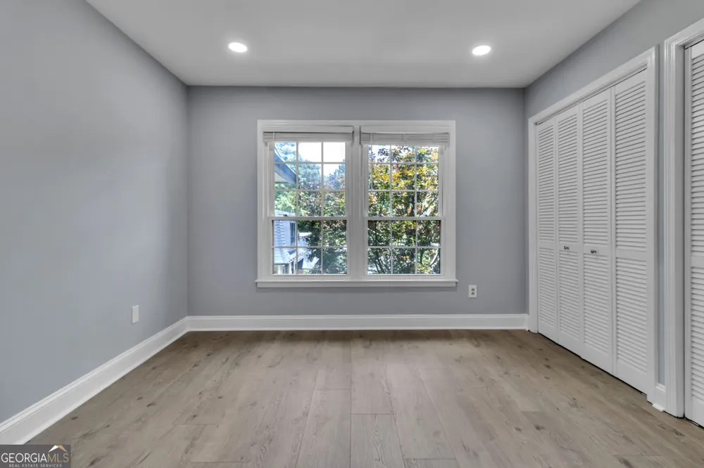 100 NW LA-Rue PL Atlanta, GA 30327