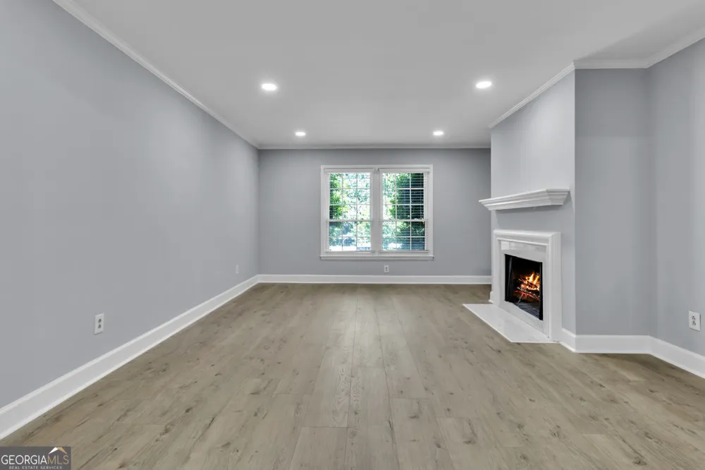 100 NW LA-Rue PL Atlanta, GA 30327