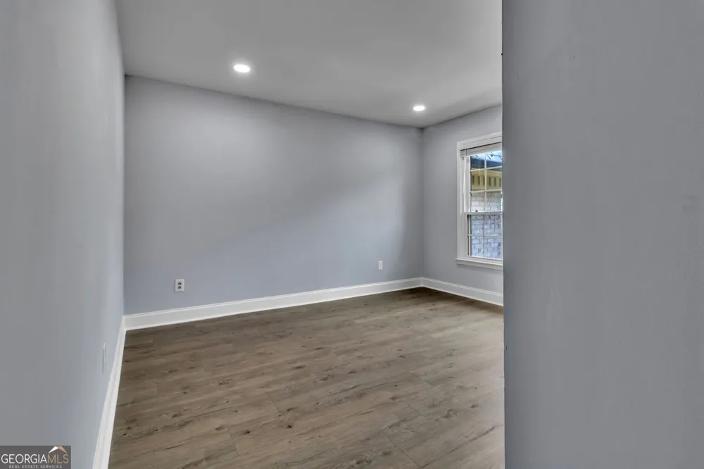 100 NW LA-Rue PL Atlanta, GA 30327