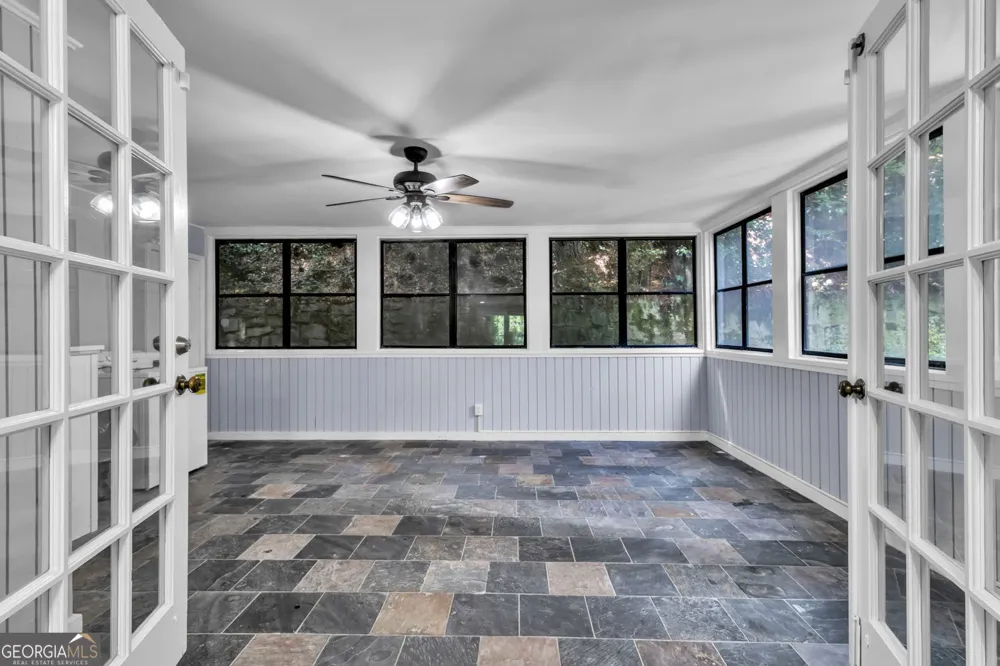100 NW LA-Rue PL Atlanta, GA 30327