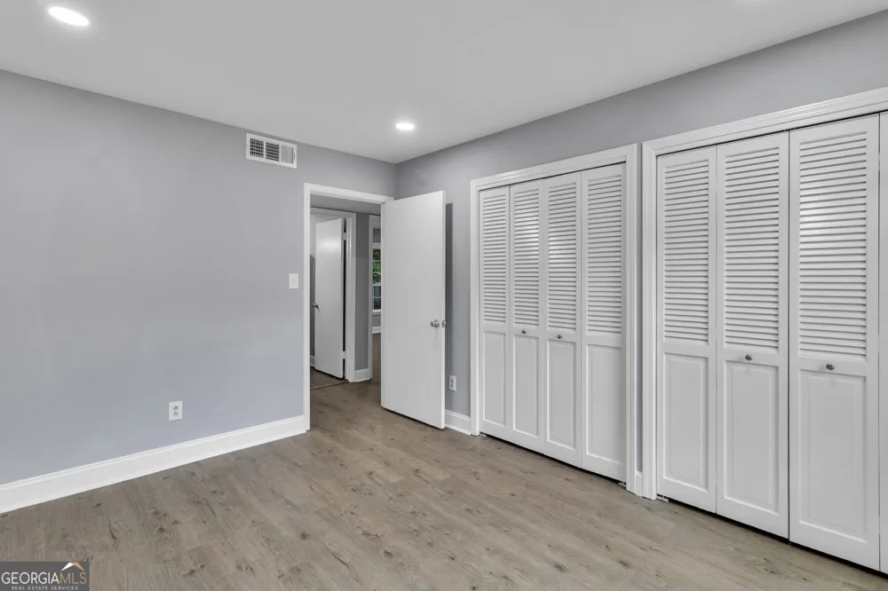 100 NW LA-Rue PL Atlanta, GA 30327