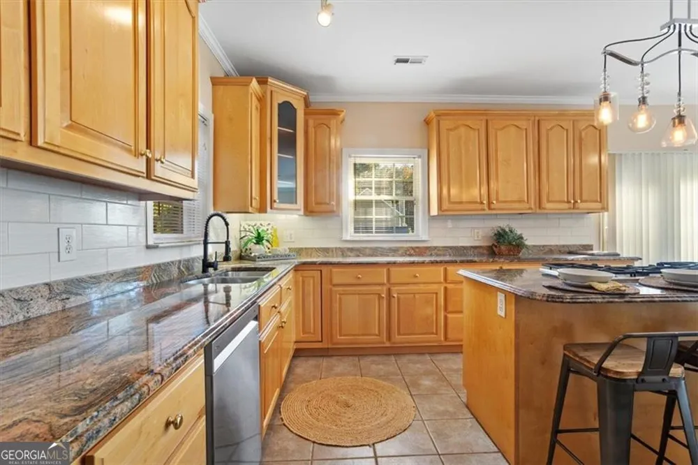 55 Rocky CIR NE White, GA 30184