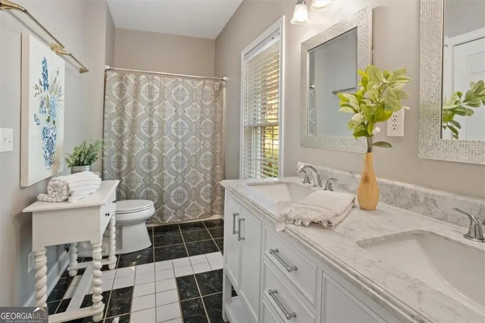55 Rocky CIR NE White, GA 30184