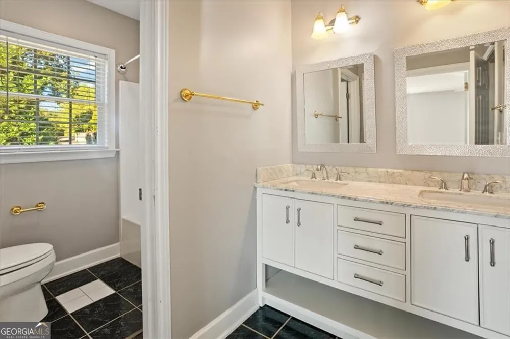 55 Rocky CIR NE White, GA 30184