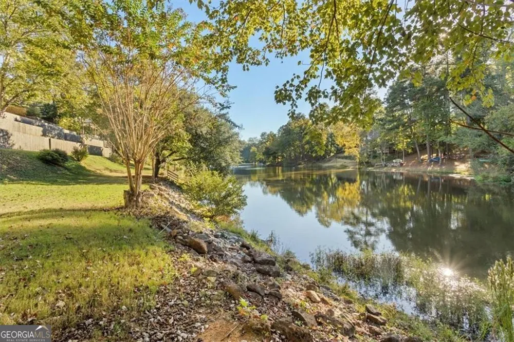 55 Rocky CIR NE White, GA 30184