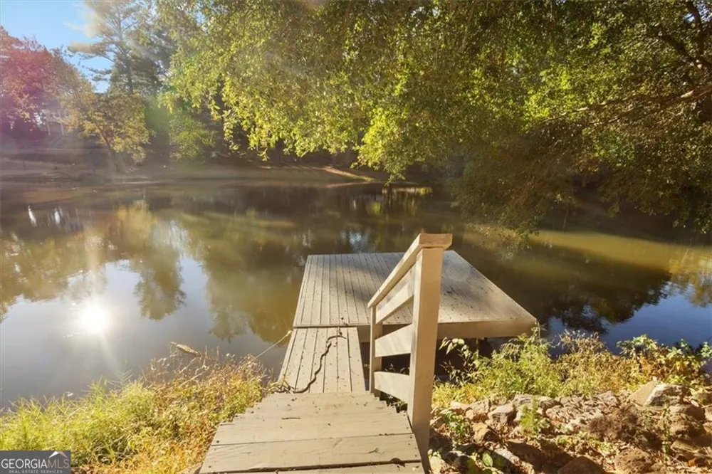 55 Rocky CIR NE White, GA 30184