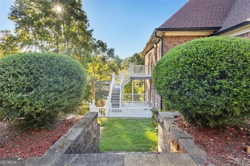 55 Rocky CIR NE White, GA 30184