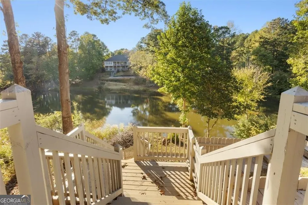 55 Rocky CIR NE White, GA 30184