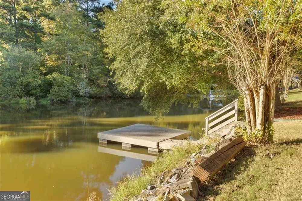 55 Rocky CIR NE White, GA 30184