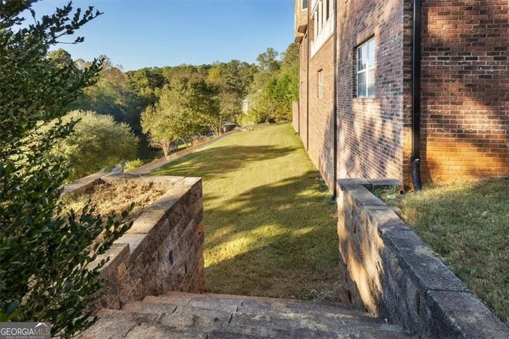 55 Rocky CIR NE White, GA 30184