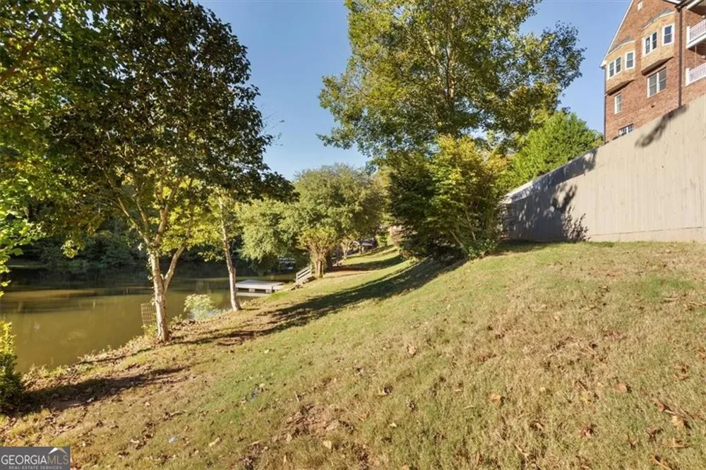 55 Rocky CIR NE White, GA 30184