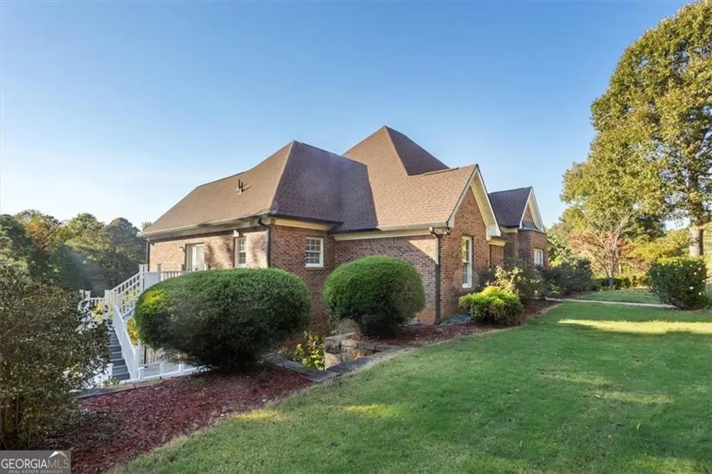 55 Rocky CIR NE White, GA 30184