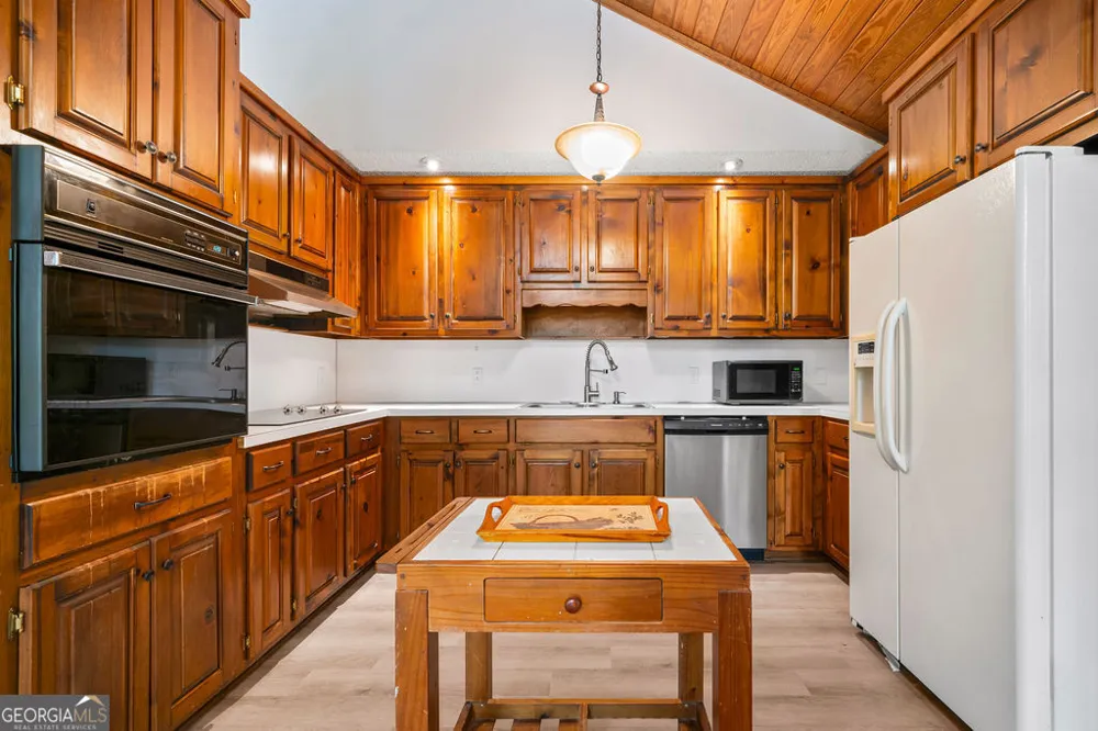 166 Lake View TRCE Jasper, GA 30143