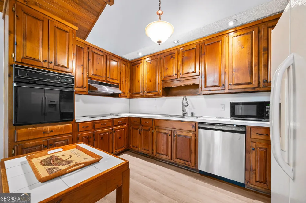 166 Lake View TRCE Jasper, GA 30143