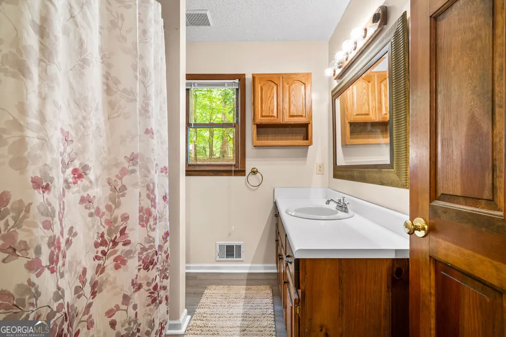 166 Lake View TRCE Jasper, GA 30143