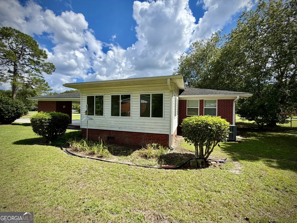 1619 Woodrow AVE Dublin, GA 31021