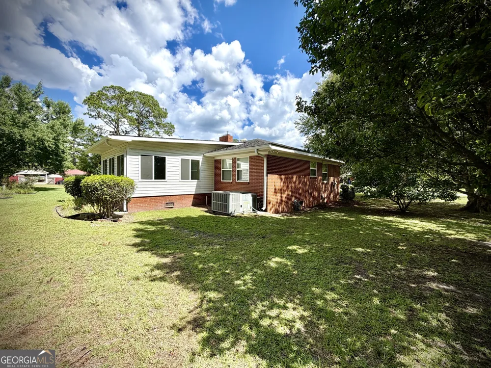 1619 Woodrow AVE Dublin, GA 31021