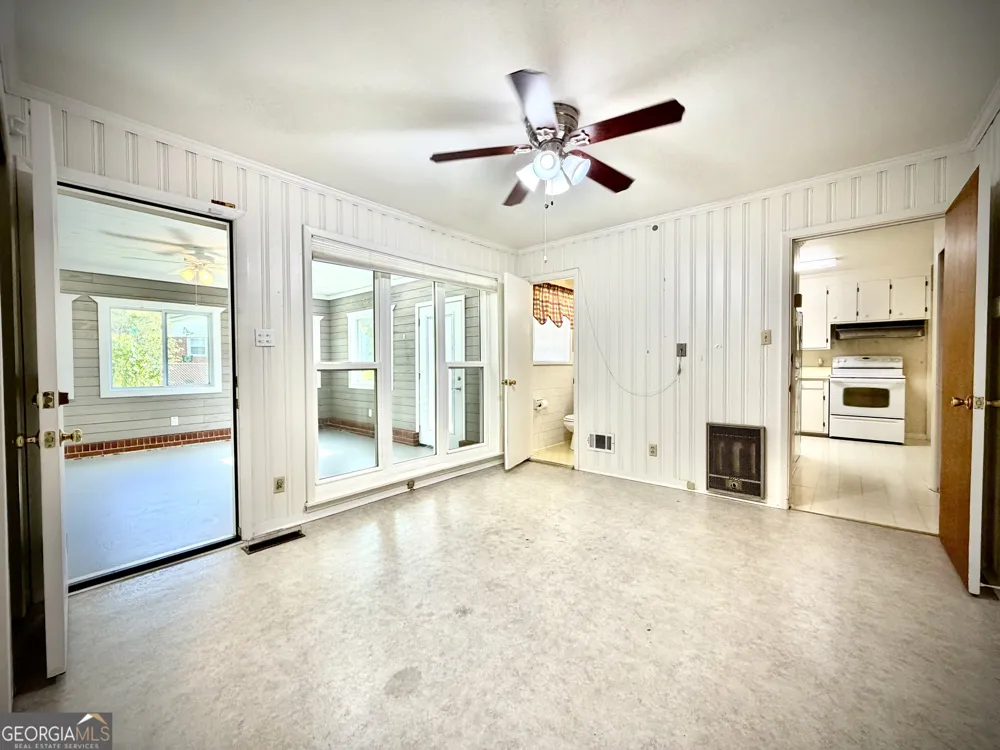 1619 Woodrow AVE Dublin, GA 31021