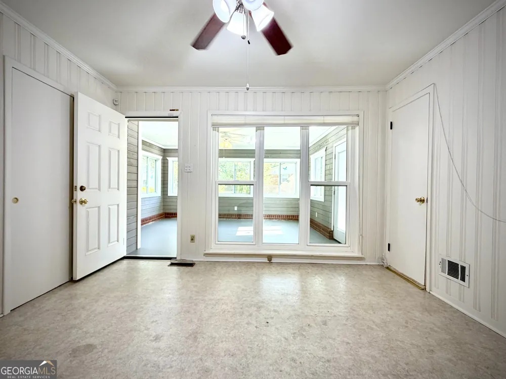 1619 Woodrow AVE Dublin, GA 31021