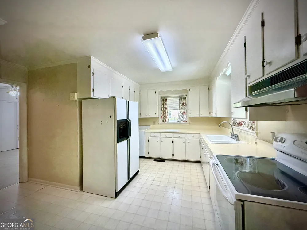 1619 Woodrow AVE Dublin, GA 31021