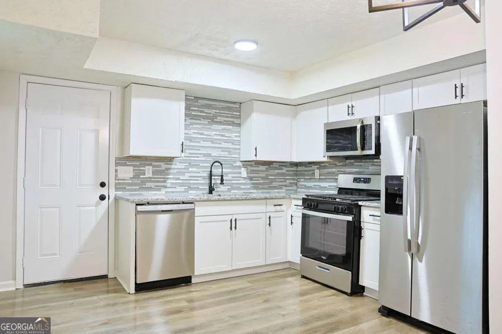 4411 Flakes Mill RD Ellenwood, GA 30294