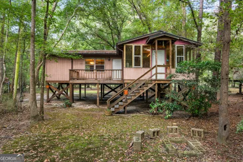 628 Riverside DR