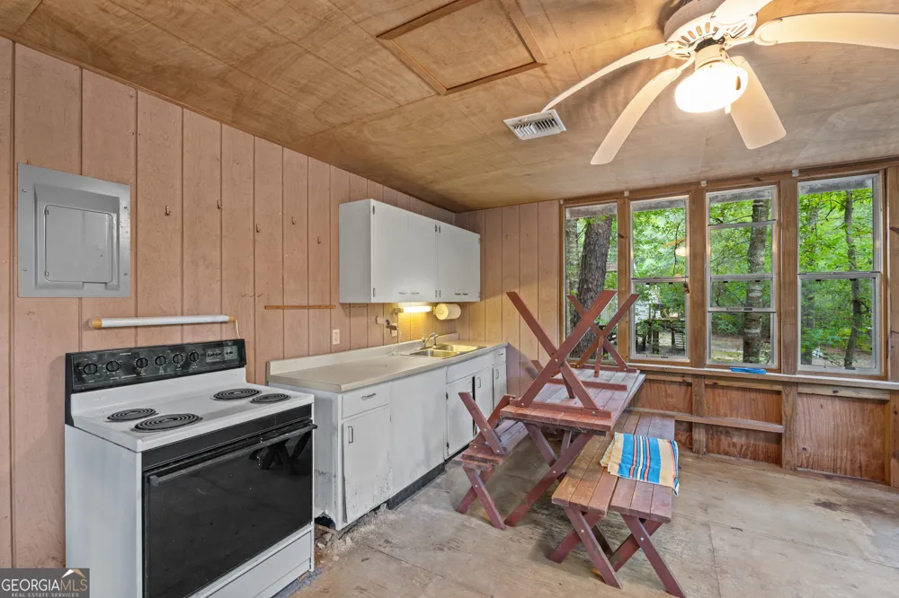 628 Riverside DR Claxton, GA 30417