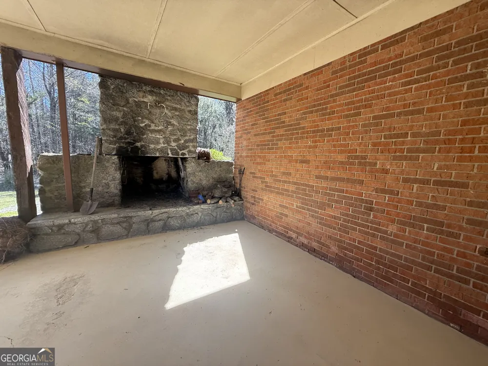 28 Brewer RD jewell, GA 31045