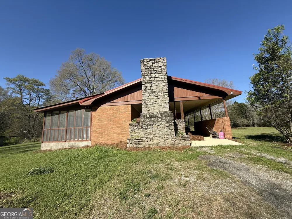 28 Brewer RD jewell, GA 31045