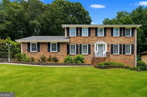 1683 Oak Ridge CIR SW