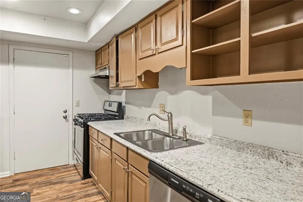 6851 Roswell RD Sandy Springs, GA 30328